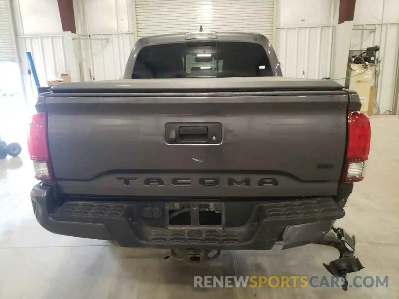 6 Фотография поврежденного автомобиля 5TFCZ5AN4KX177123 TOYOTA TACOMA 2019