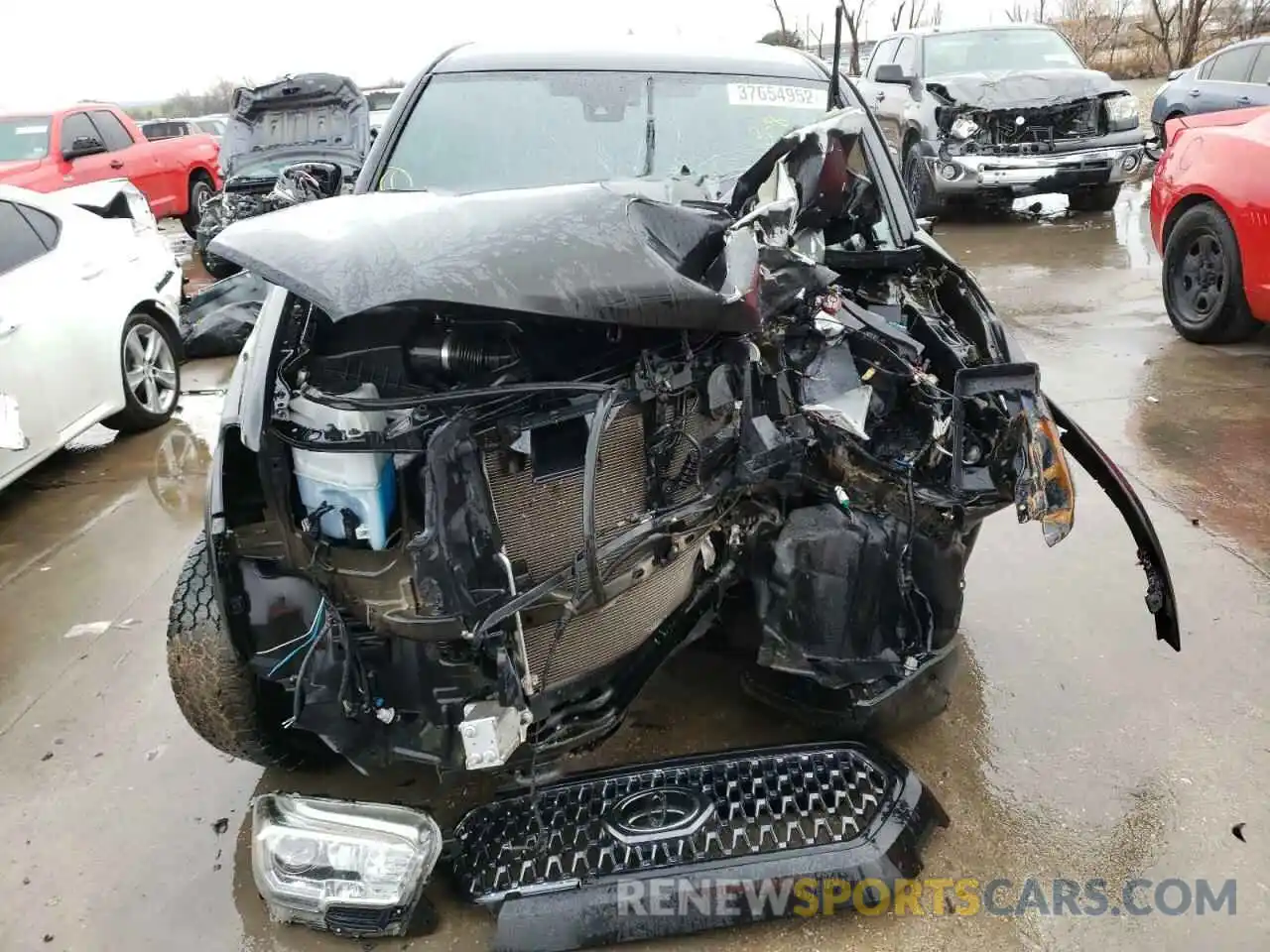 9 Photograph of a damaged car 5TFCZ5AN4KX177347 TOYOTA TACOMA 2019