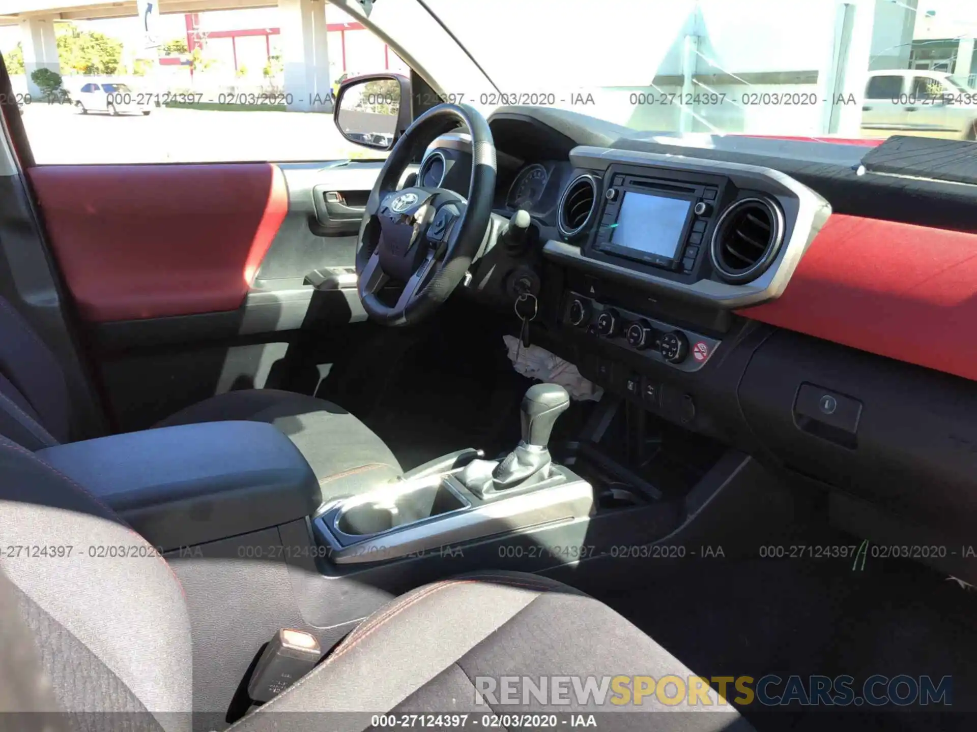 5 Photograph of a damaged car 5TFCZ5AN4KX179521 TOYOTA TACOMA 2019