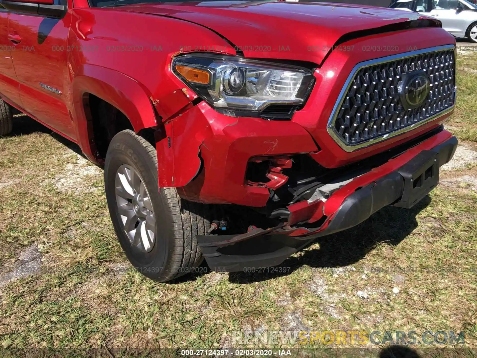 6 Photograph of a damaged car 5TFCZ5AN4KX179521 TOYOTA TACOMA 2019