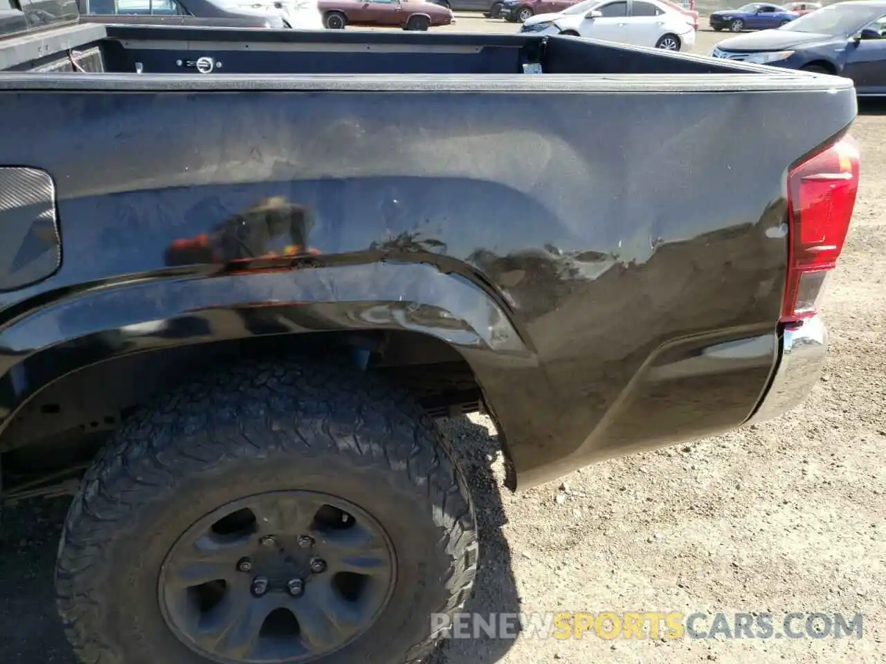 9 Photograph of a damaged car 5TFCZ5AN4KX181883 TOYOTA TACOMA 2019