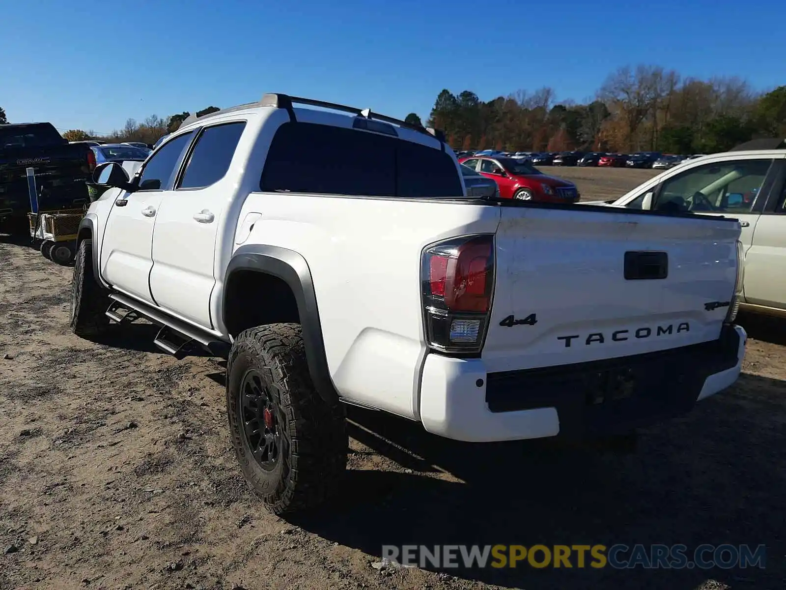 3 Фотография поврежденного автомобиля 5TFCZ5AN4KX182905 TOYOTA TACOMA 2019