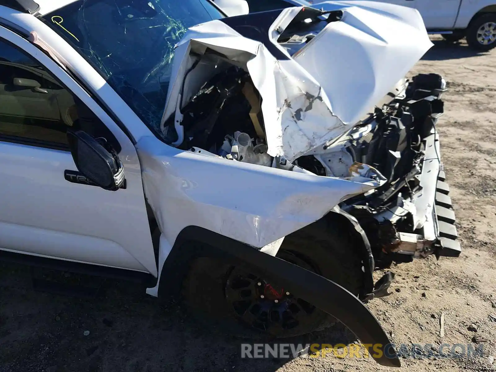 9 Photograph of a damaged car 5TFCZ5AN4KX182905 TOYOTA TACOMA 2019