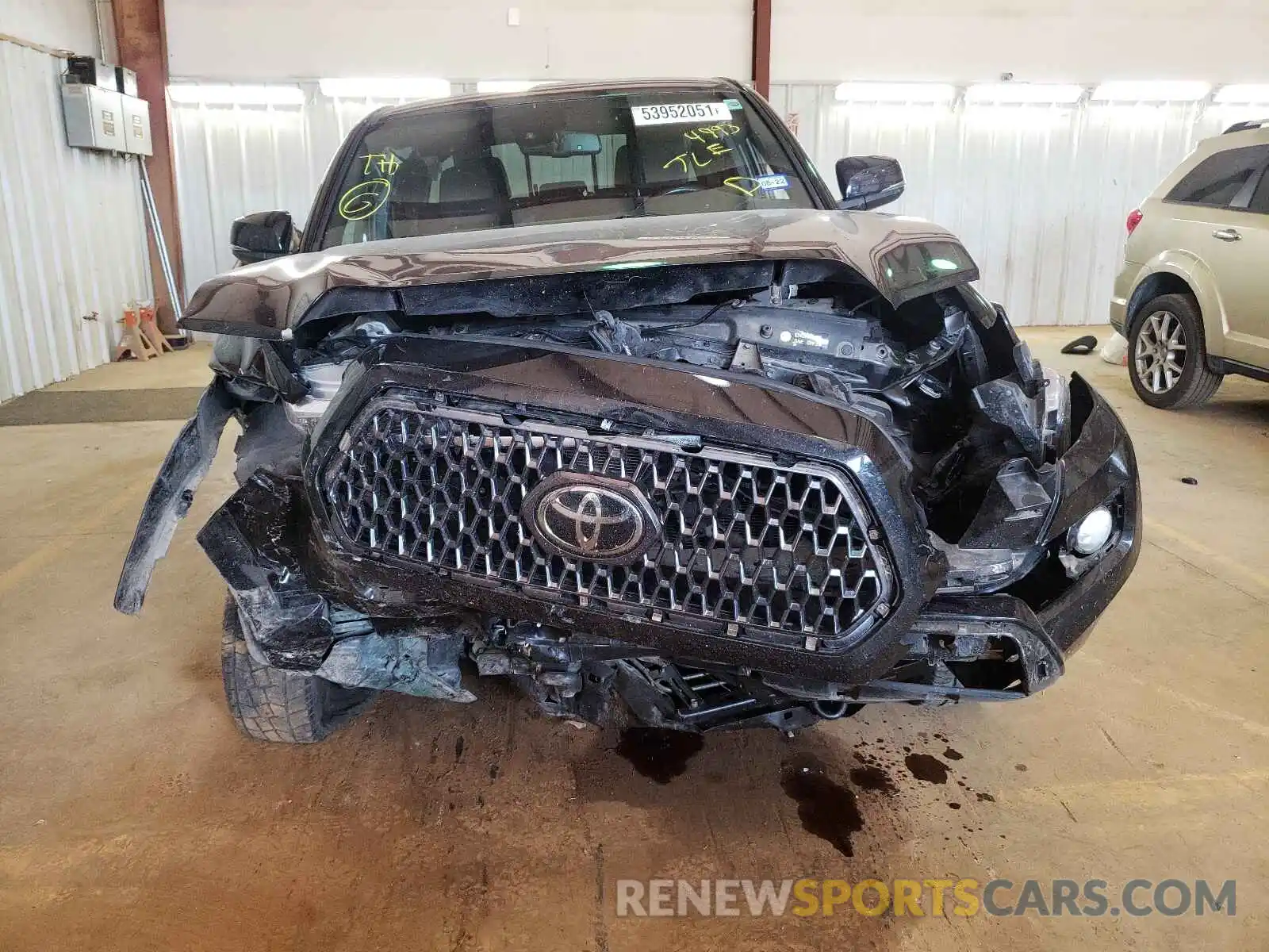 9 Photograph of a damaged car 5TFCZ5AN4KX184993 TOYOTA TACOMA 2019