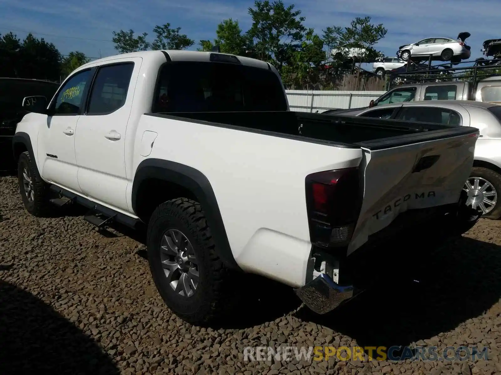 3 Фотография поврежденного автомобиля 5TFCZ5AN4KX187960 TOYOTA TACOMA 2019