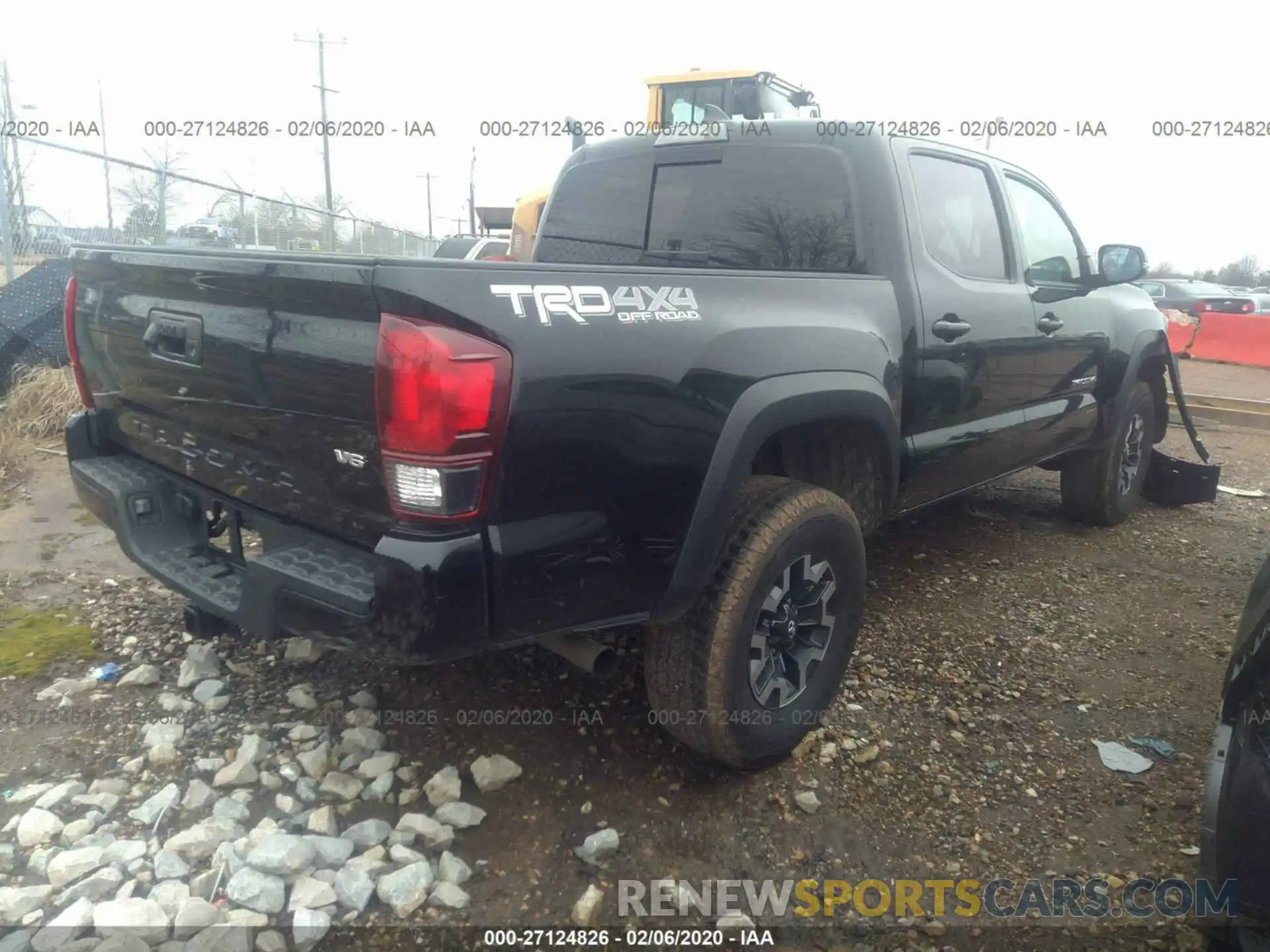 4 Photograph of a damaged car 5TFCZ5AN4KX190373 TOYOTA TACOMA 2019