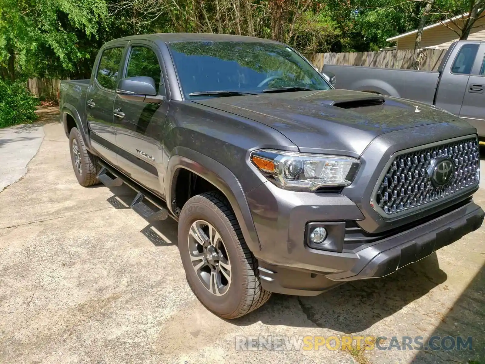 1 Photograph of a damaged car 5TFCZ5AN4KX191314 TOYOTA TACOMA 2019