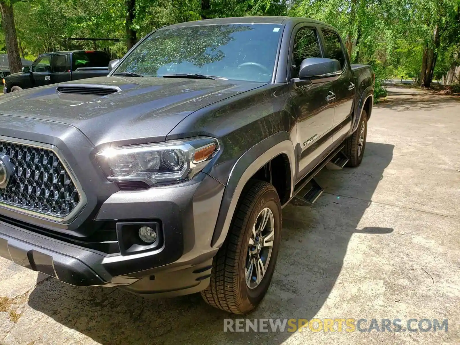 2 Photograph of a damaged car 5TFCZ5AN4KX191314 TOYOTA TACOMA 2019