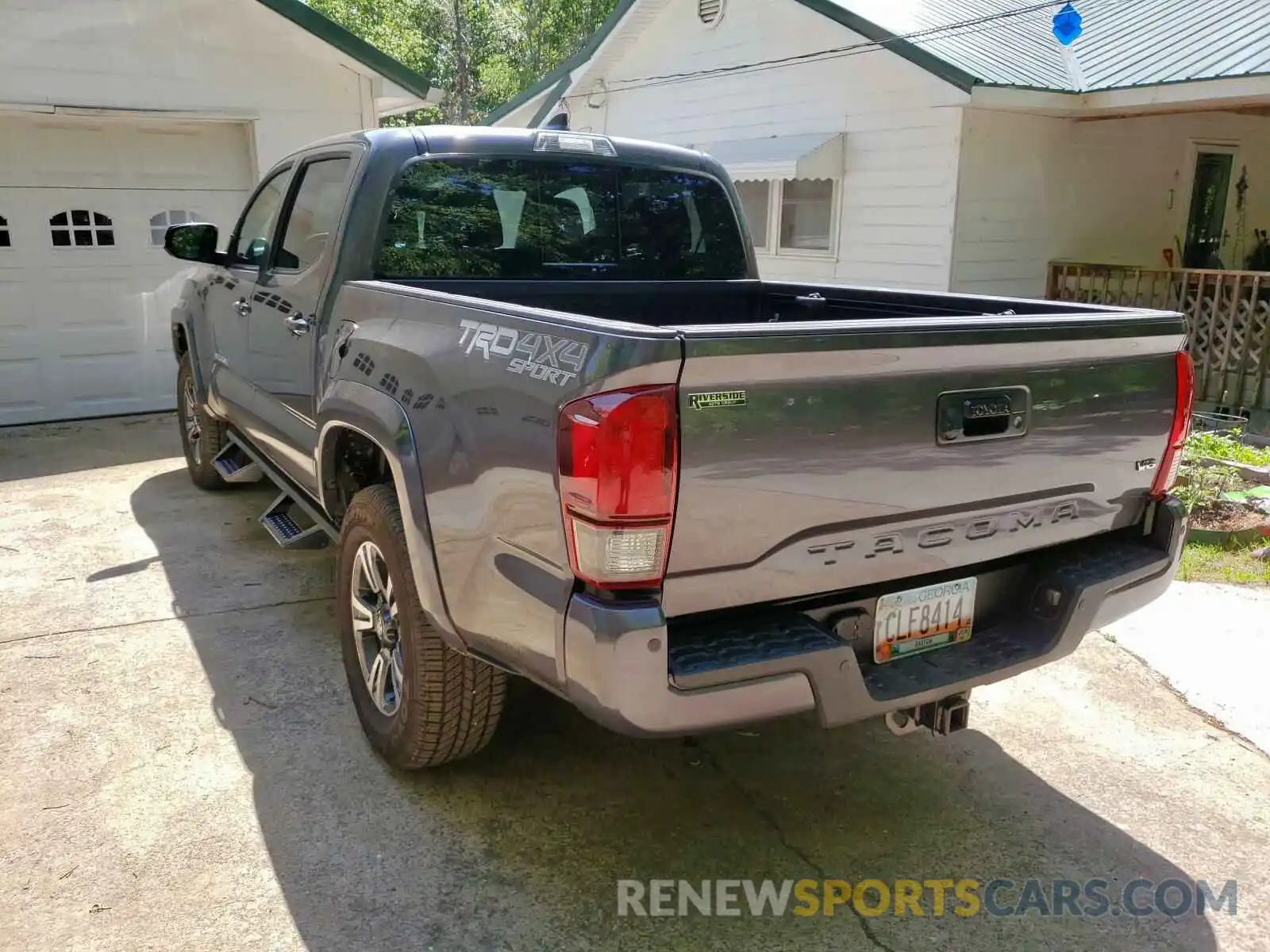 3 Photograph of a damaged car 5TFCZ5AN4KX191314 TOYOTA TACOMA 2019