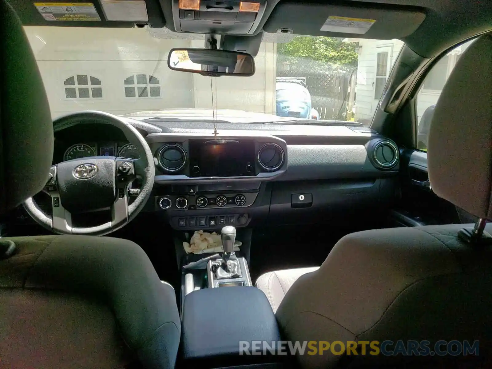 9 Photograph of a damaged car 5TFCZ5AN4KX191314 TOYOTA TACOMA 2019