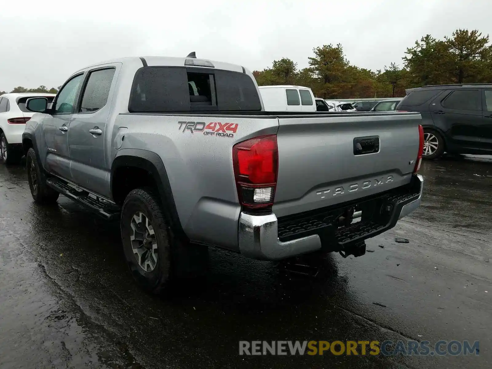 3 Photograph of a damaged car 5TFCZ5AN4KX193810 TOYOTA TACOMA 2019