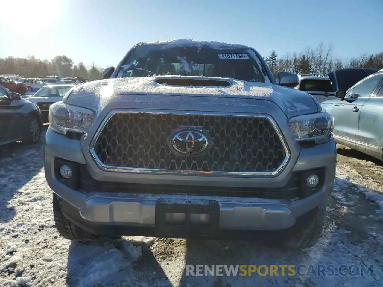 5 Photograph of a damaged car 5TFCZ5AN4KX195296 TOYOTA TACOMA 2019