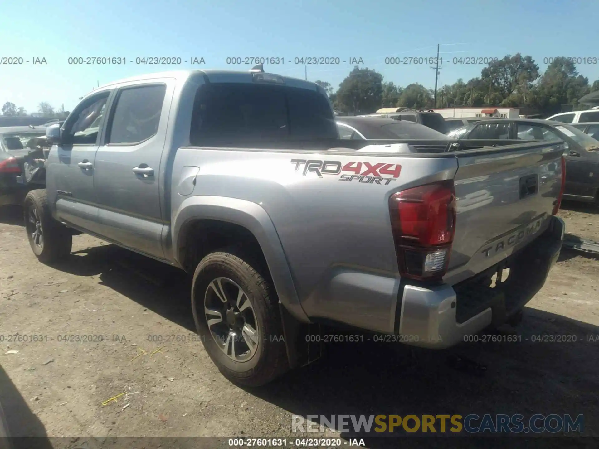 3 Фотография поврежденного автомобиля 5TFCZ5AN4KX198053 TOYOTA TACOMA 2019