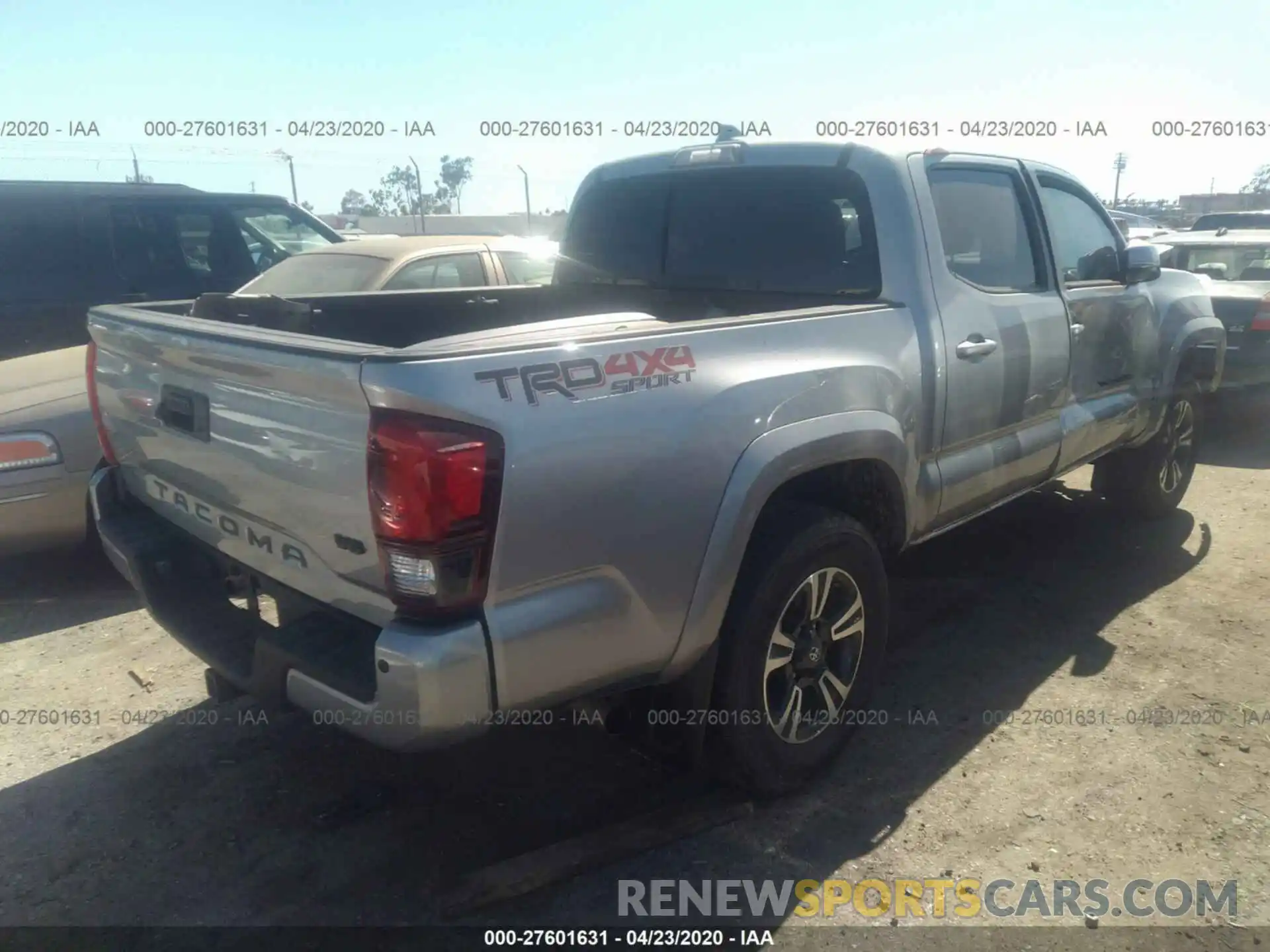 4 Фотография поврежденного автомобиля 5TFCZ5AN4KX198053 TOYOTA TACOMA 2019