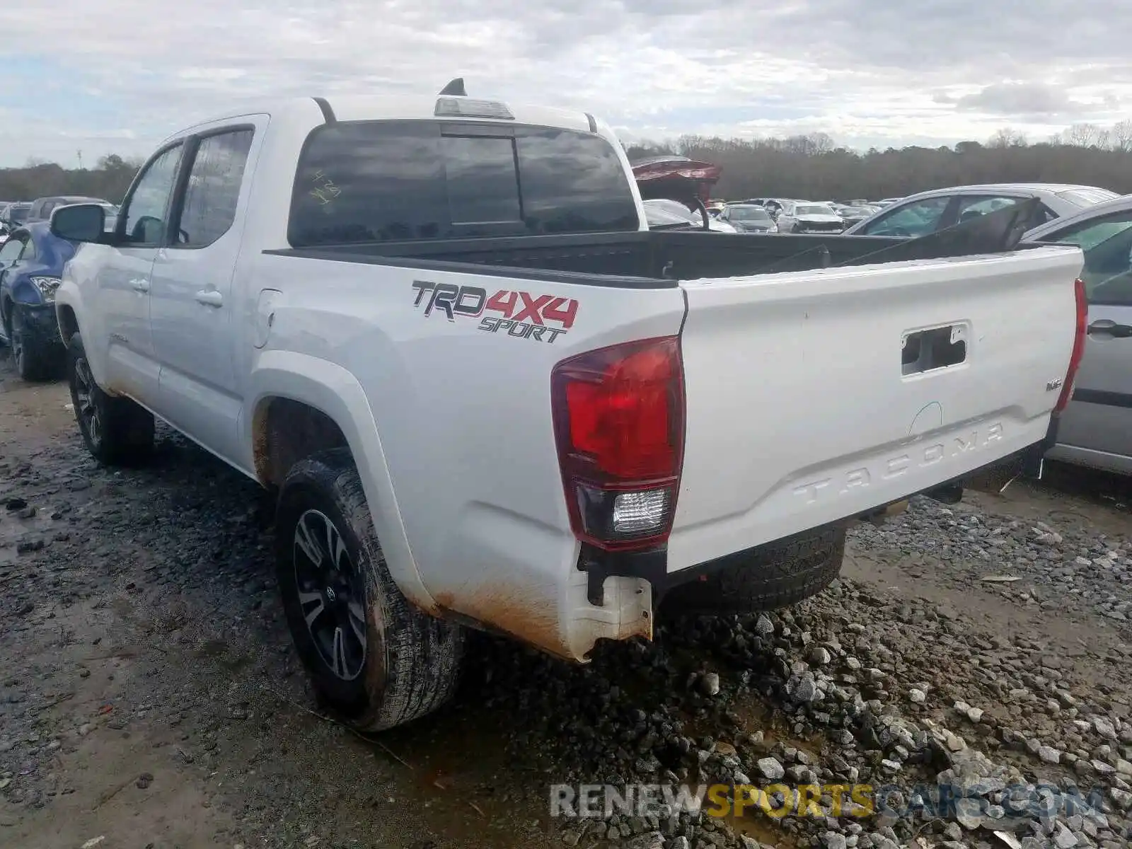 3 Фотография поврежденного автомобиля 5TFCZ5AN4KX203753 TOYOTA TACOMA 2019