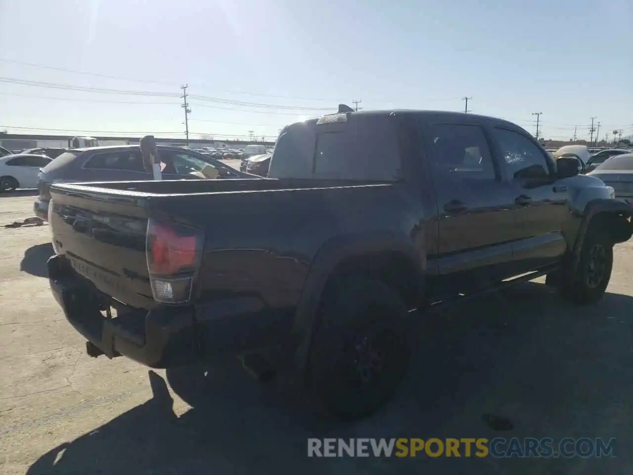 4 Фотография поврежденного автомобиля 5TFCZ5AN4KX212274 TOYOTA TACOMA 2019