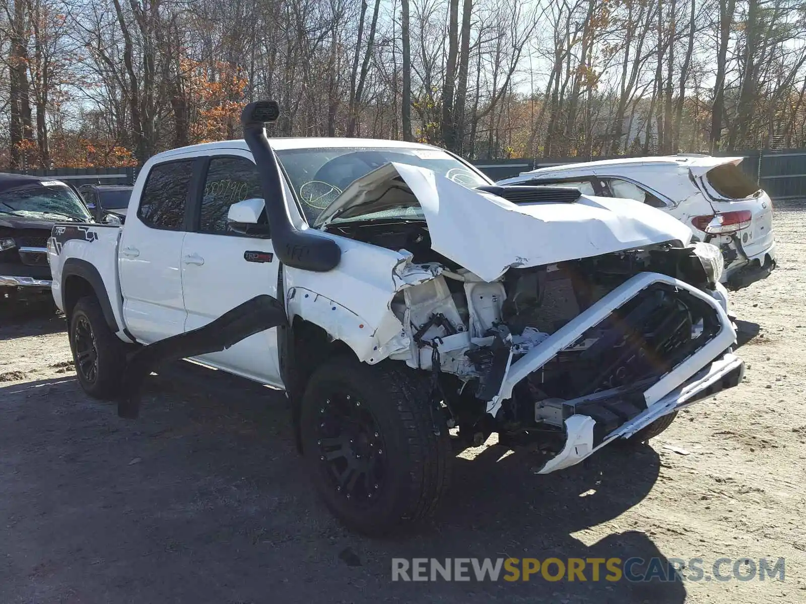 1 Photograph of a damaged car 5TFCZ5AN5KX170035 TOYOTA TACOMA 2019