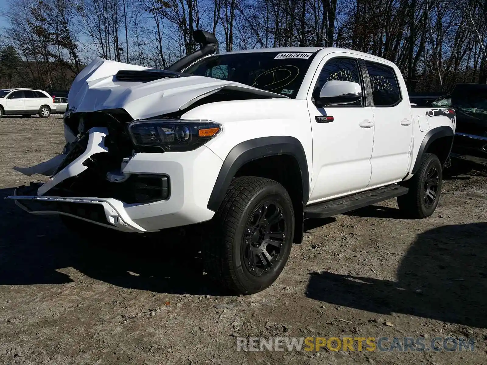 2 Фотография поврежденного автомобиля 5TFCZ5AN5KX170035 TOYOTA TACOMA 2019