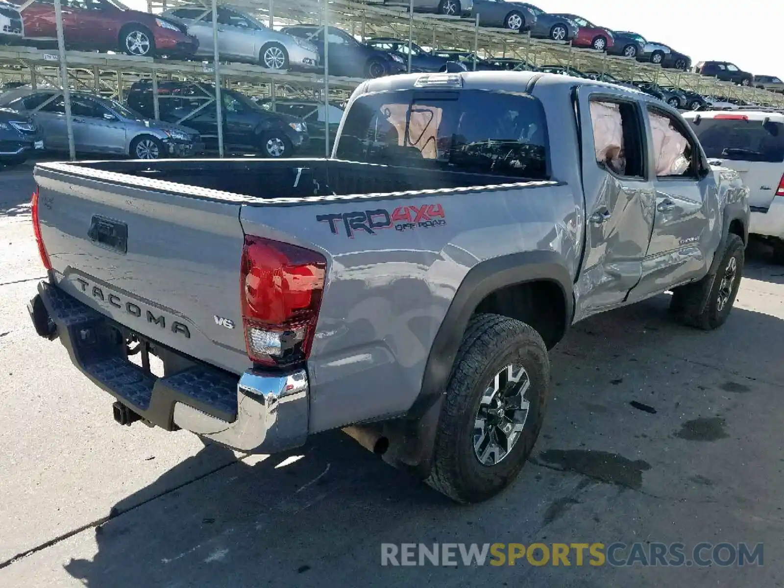 4 Фотография поврежденного автомобиля 5TFCZ5AN5KX172979 TOYOTA TACOMA 2019