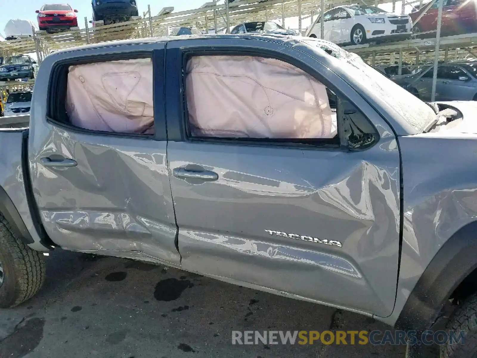 9 Photograph of a damaged car 5TFCZ5AN5KX172979 TOYOTA TACOMA 2019