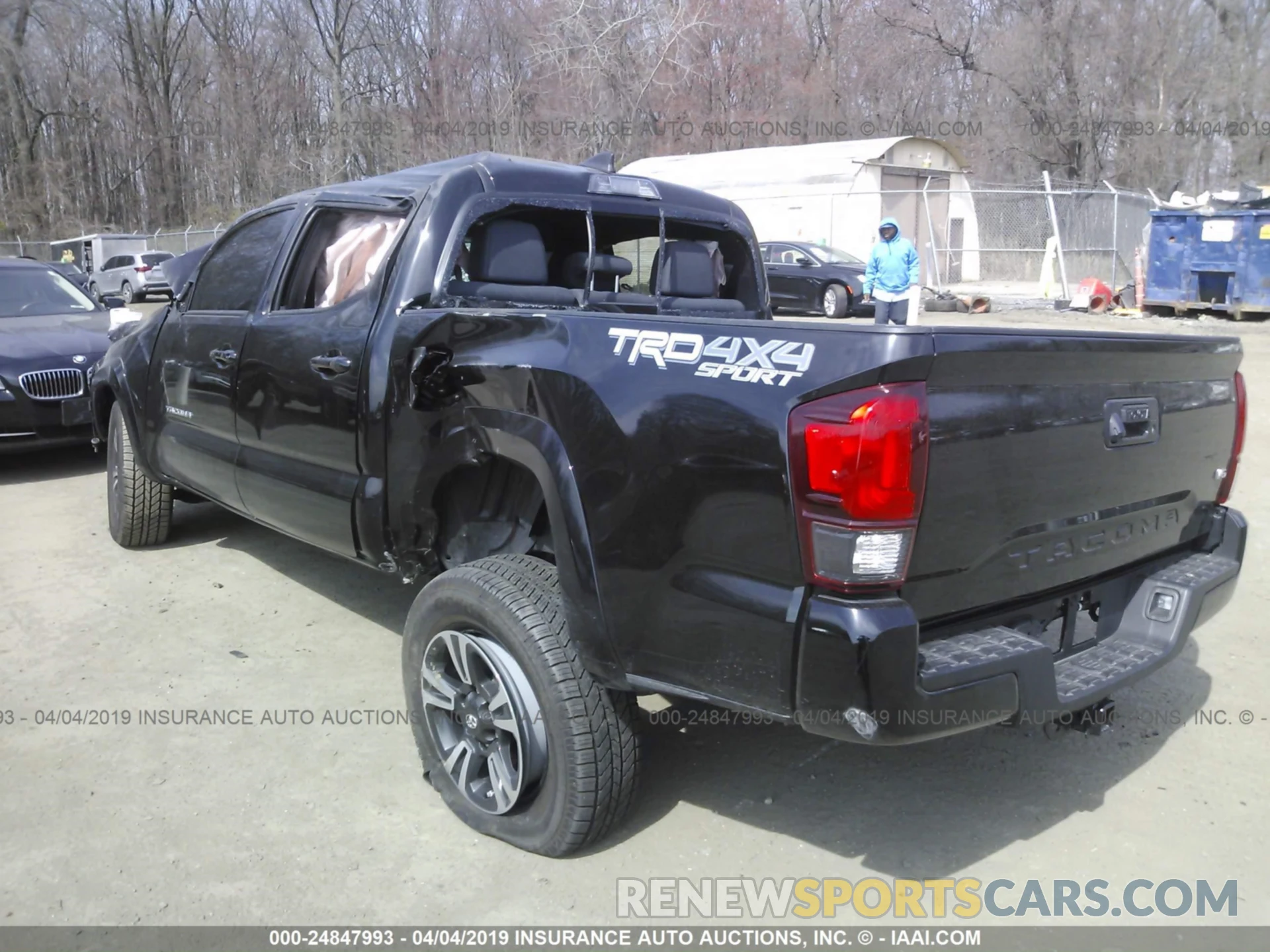 3 Фотография поврежденного автомобиля 5TFCZ5AN5KX173971 TOYOTA TACOMA 2019