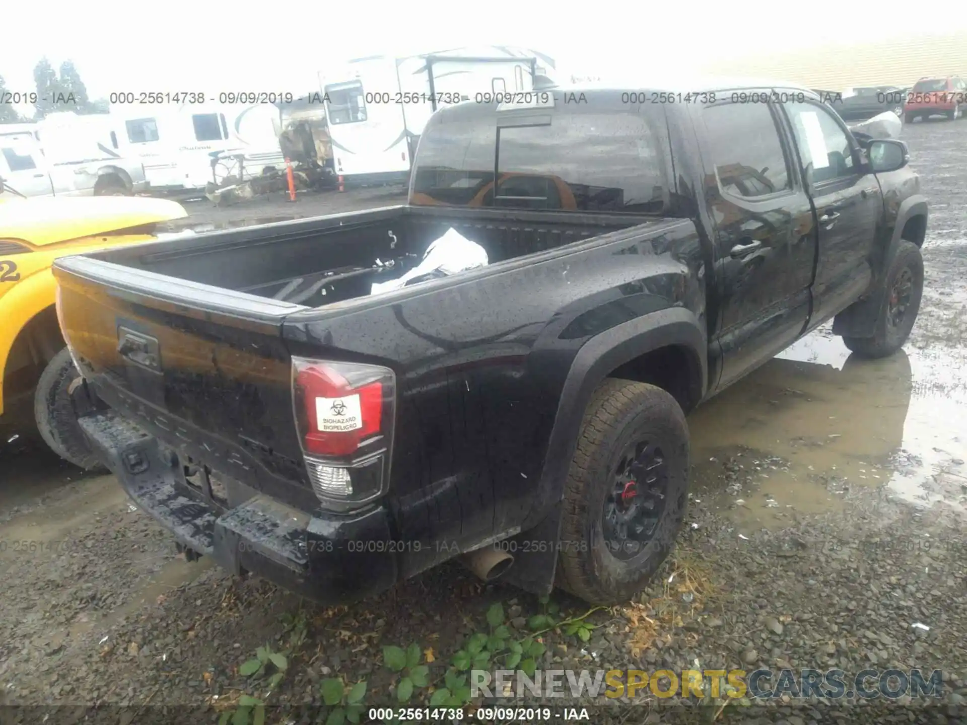 4 Фотография поврежденного автомобиля 5TFCZ5AN5KX174327 TOYOTA TACOMA 2019