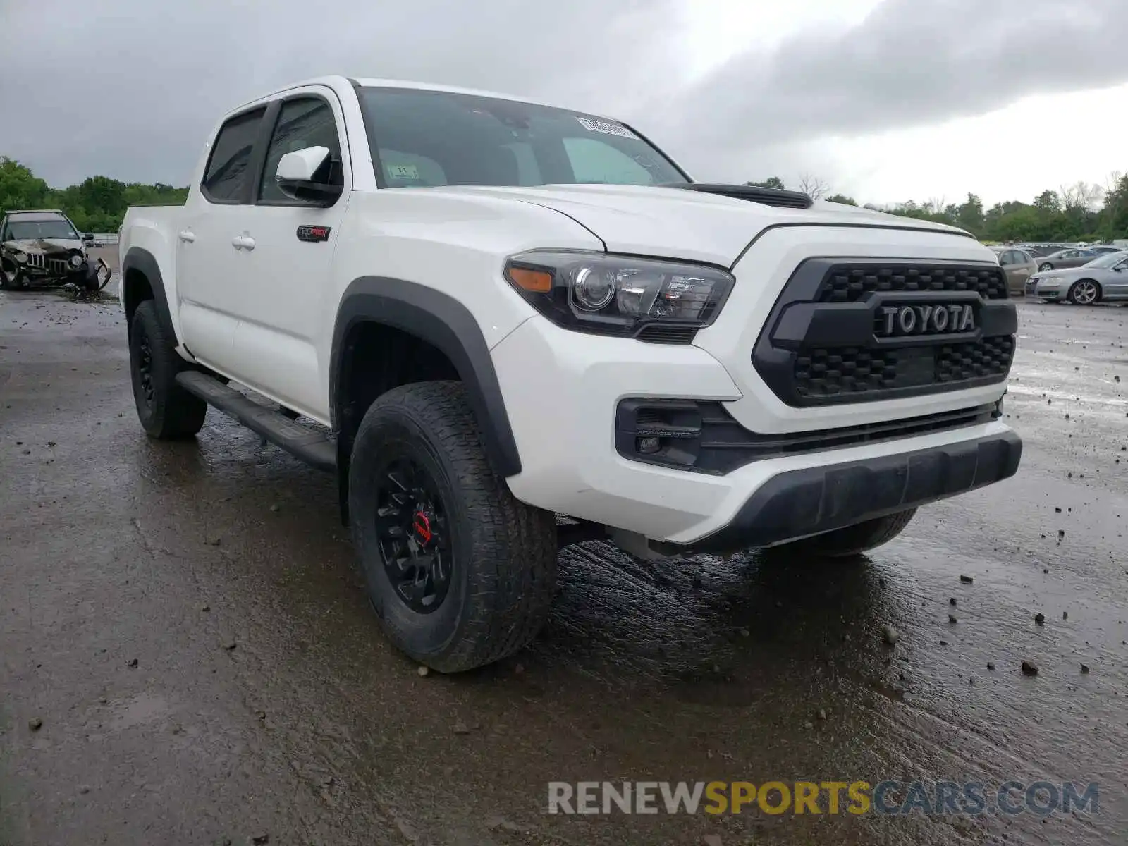 1 Фотография поврежденного автомобиля 5TFCZ5AN5KX179012 TOYOTA TACOMA 2019