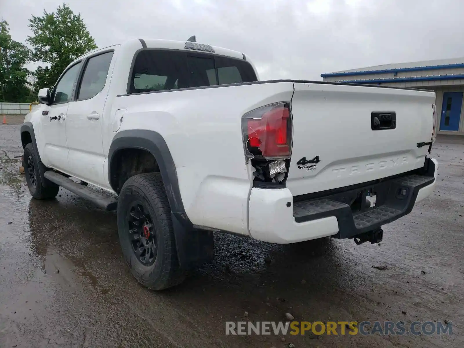 3 Фотография поврежденного автомобиля 5TFCZ5AN5KX179012 TOYOTA TACOMA 2019