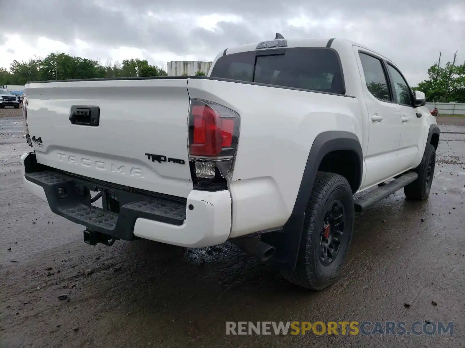 4 Фотография поврежденного автомобиля 5TFCZ5AN5KX179012 TOYOTA TACOMA 2019