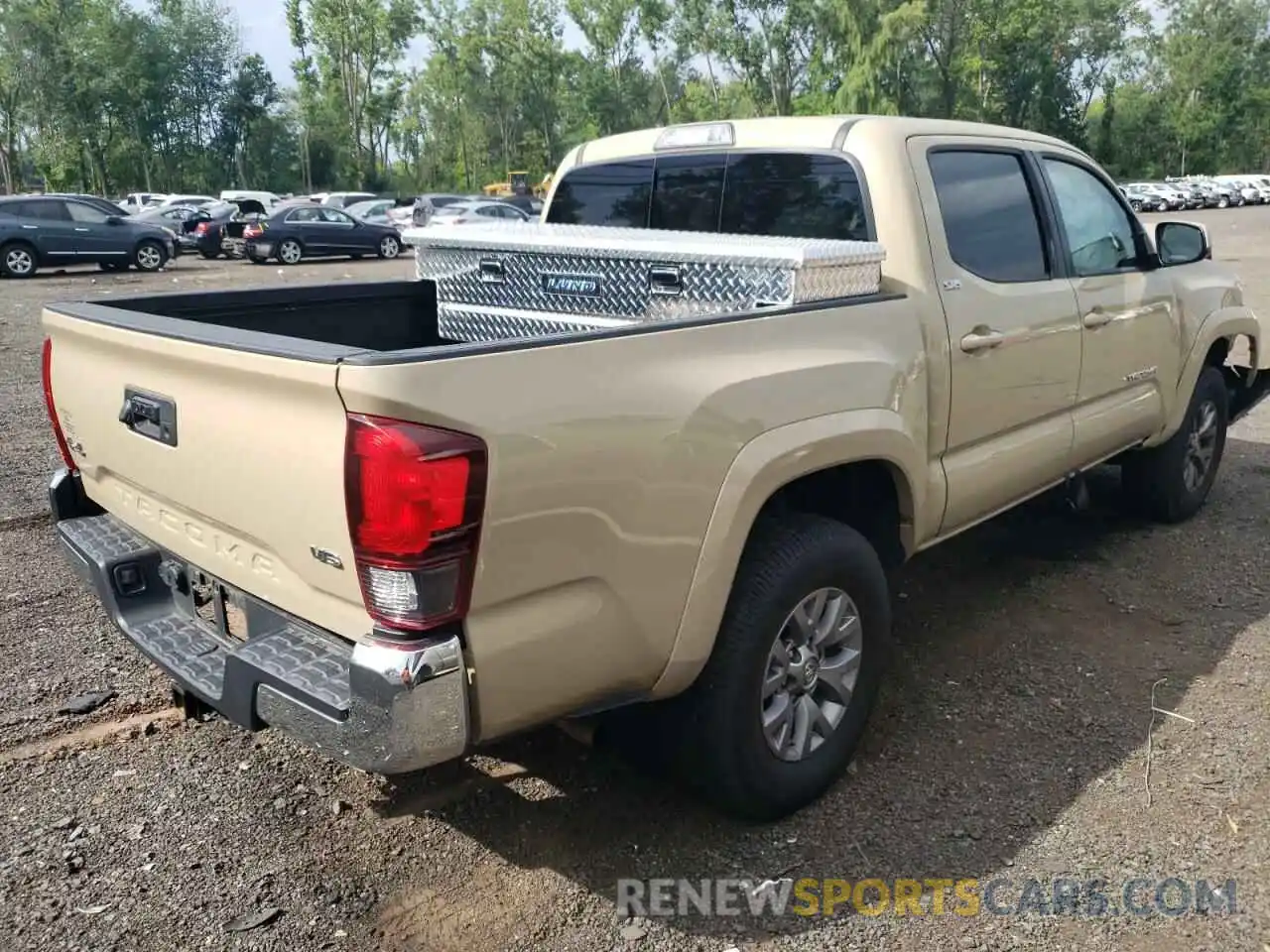 4 Фотография поврежденного автомобиля 5TFCZ5AN5KX179432 TOYOTA TACOMA 2019