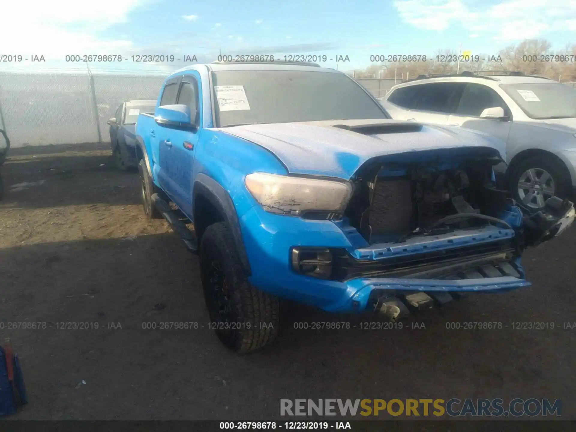 1 Фотография поврежденного автомобиля 5TFCZ5AN5KX179706 TOYOTA TACOMA 2019