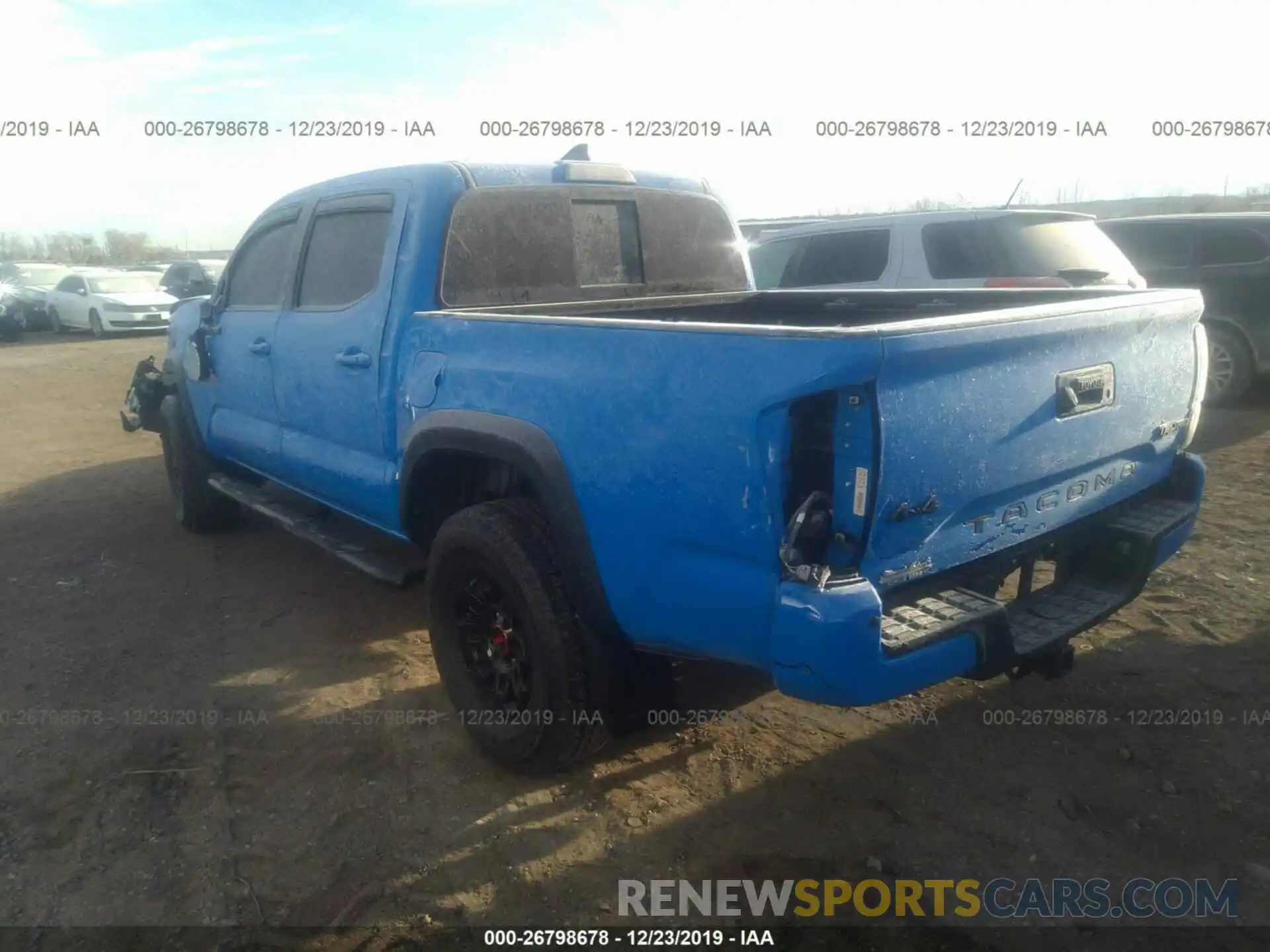 3 Фотография поврежденного автомобиля 5TFCZ5AN5KX179706 TOYOTA TACOMA 2019