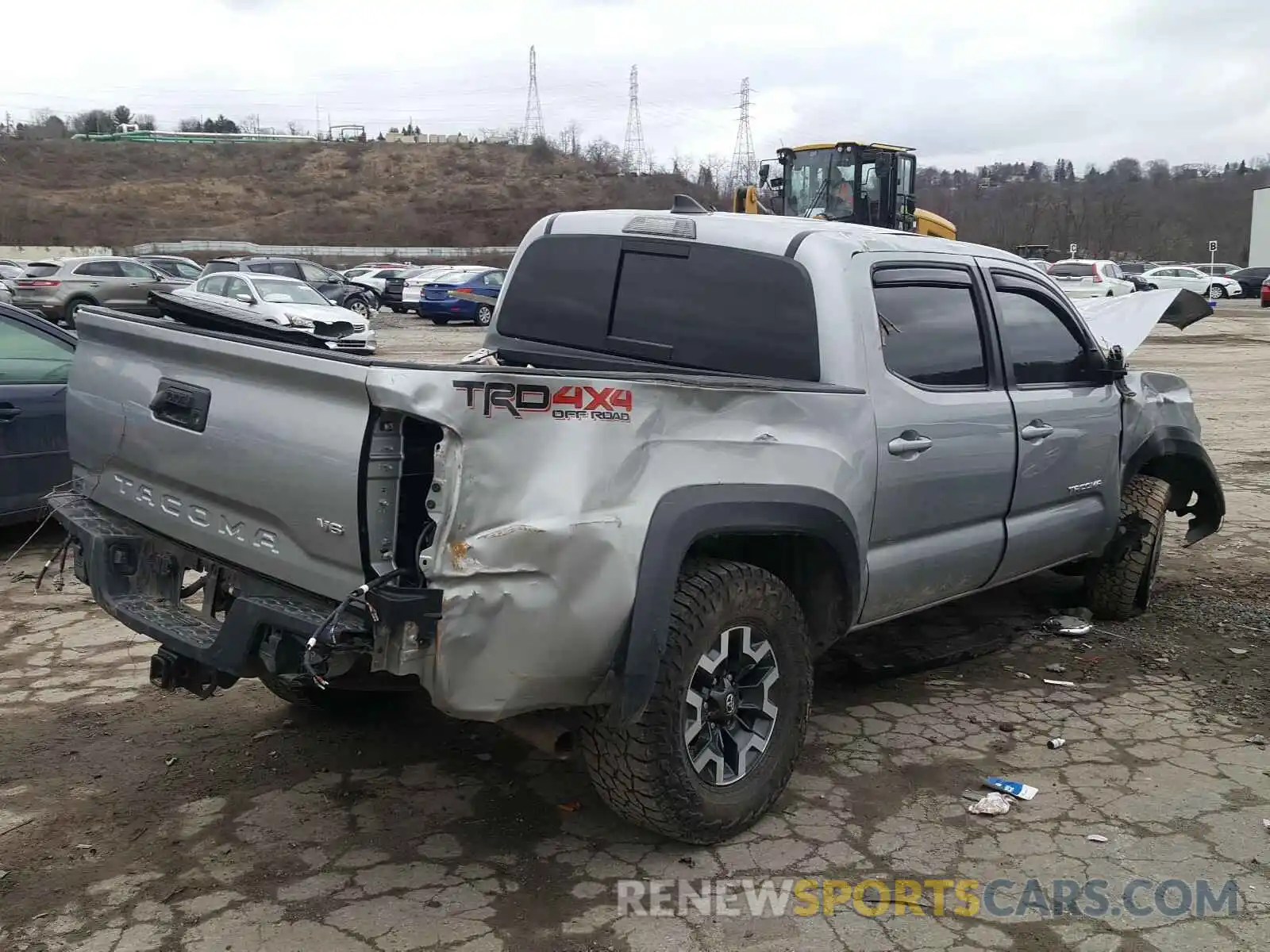 4 Фотография поврежденного автомобиля 5TFCZ5AN5KX182430 TOYOTA TACOMA 2019