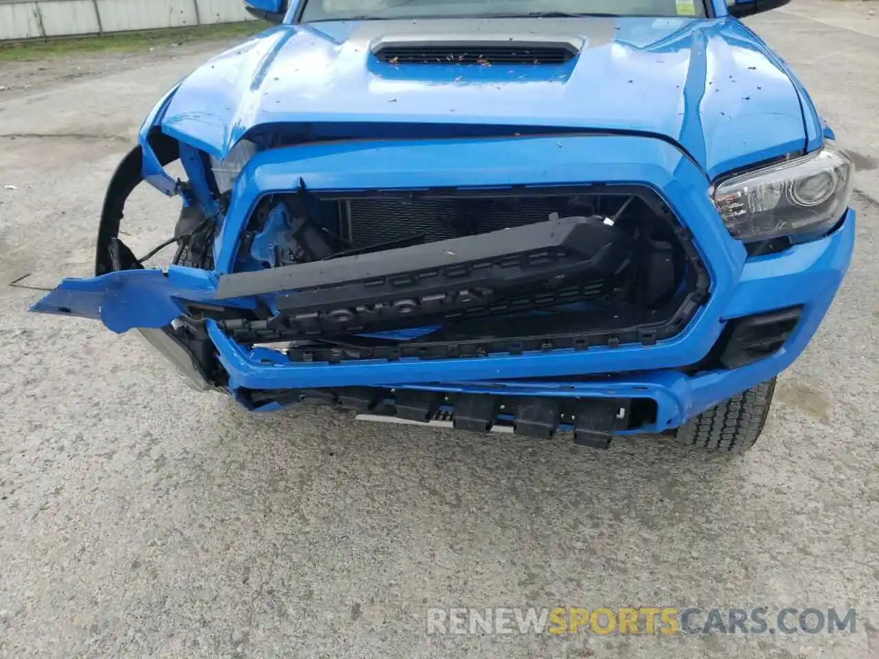 7 Photograph of a damaged car 5TFCZ5AN5KX183383 TOYOTA TACOMA 2019