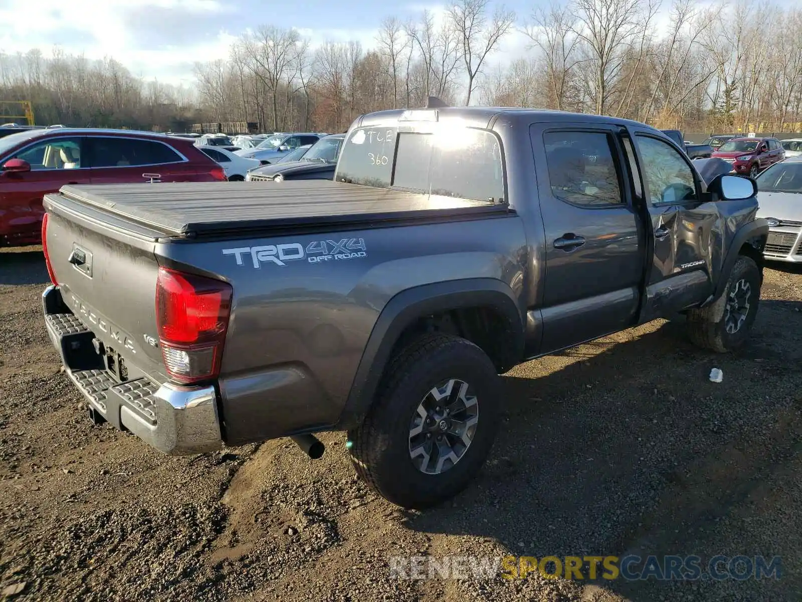 4 Фотография поврежденного автомобиля 5TFCZ5AN5KX187367 TOYOTA TACOMA 2019