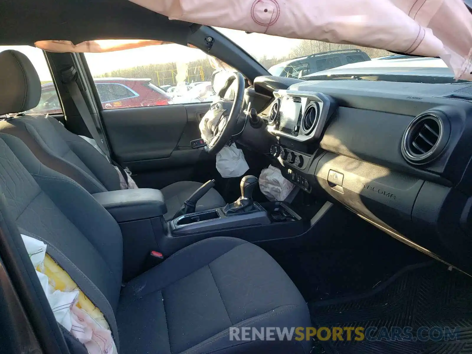 5 Photograph of a damaged car 5TFCZ5AN5KX187367 TOYOTA TACOMA 2019