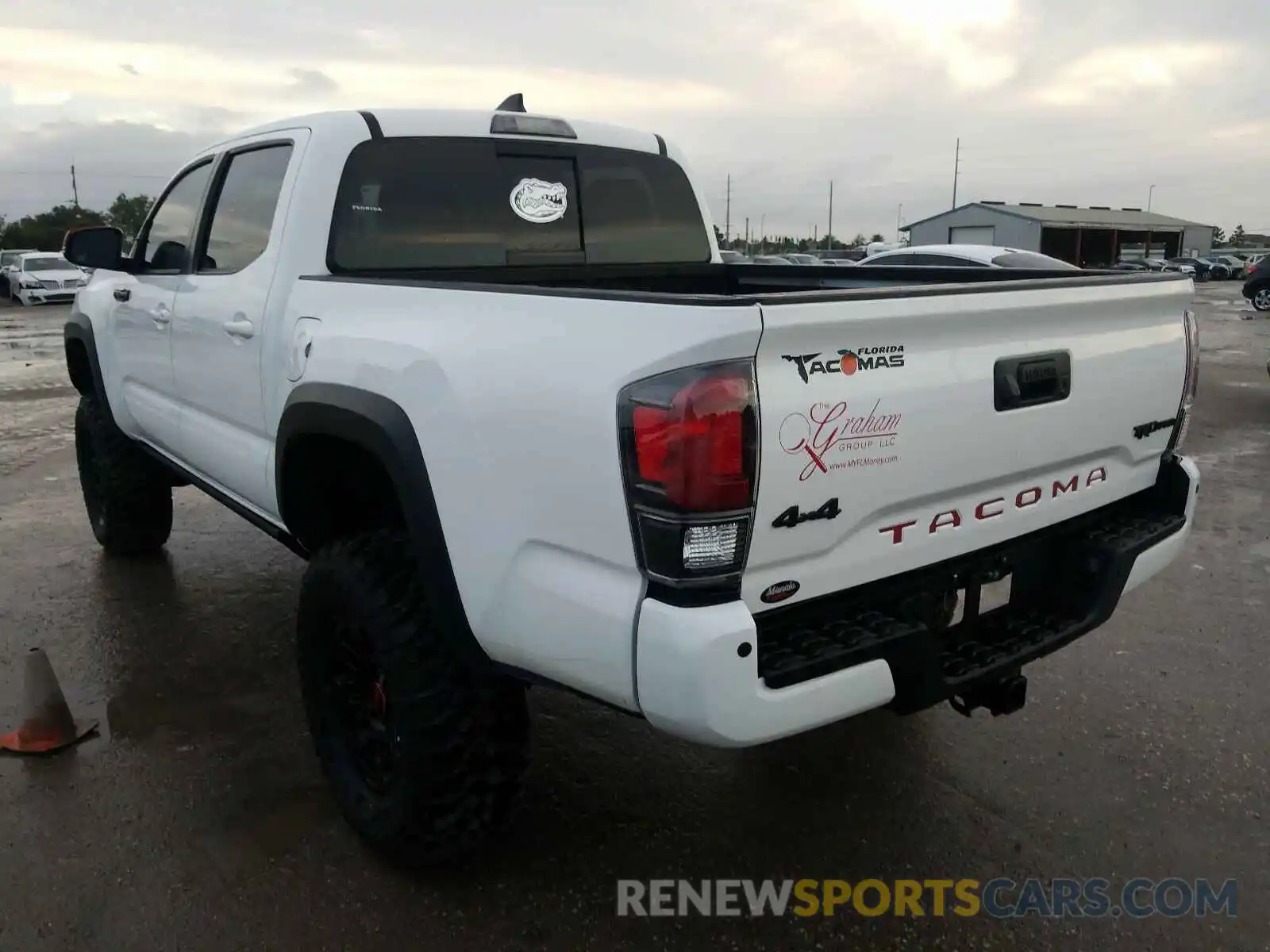 3 Фотография поврежденного автомобиля 5TFCZ5AN5KX188647 TOYOTA TACOMA 2019