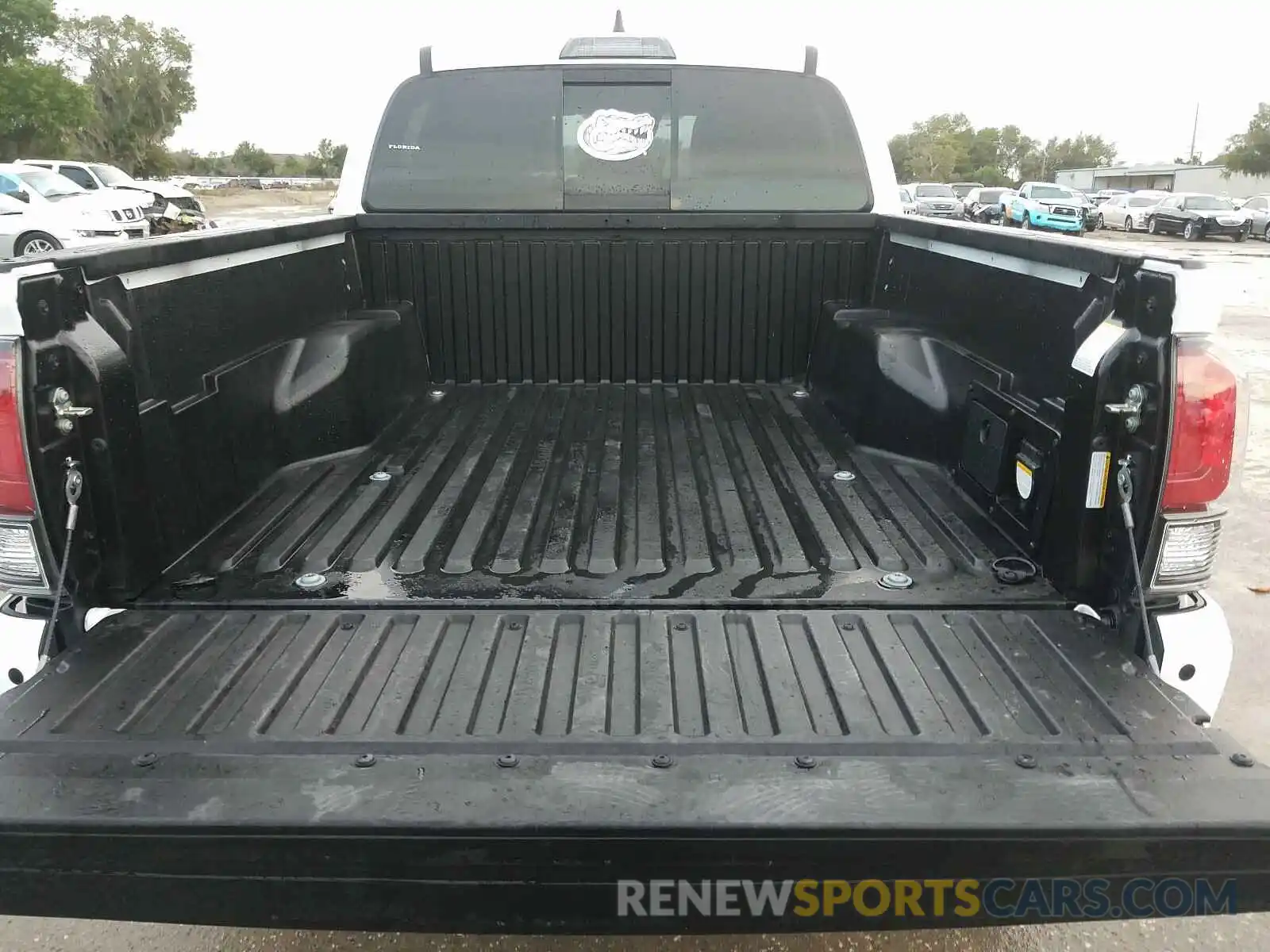 9 Photograph of a damaged car 5TFCZ5AN5KX188647 TOYOTA TACOMA 2019