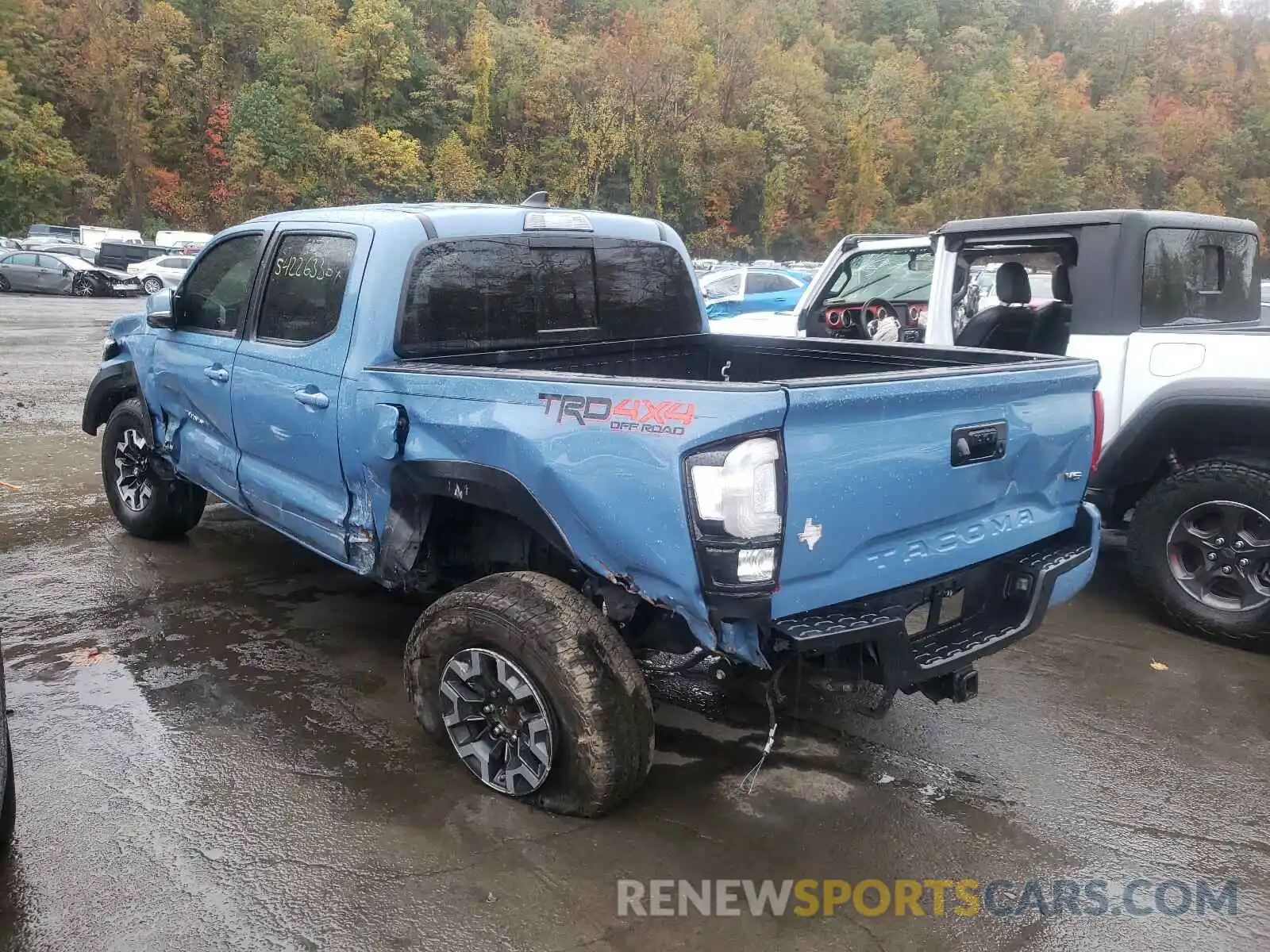 3 Photograph of a damaged car 5TFCZ5AN5KX188678 TOYOTA TACOMA 2019