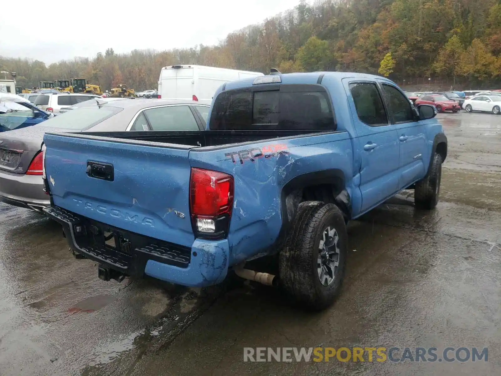 4 Photograph of a damaged car 5TFCZ5AN5KX188678 TOYOTA TACOMA 2019