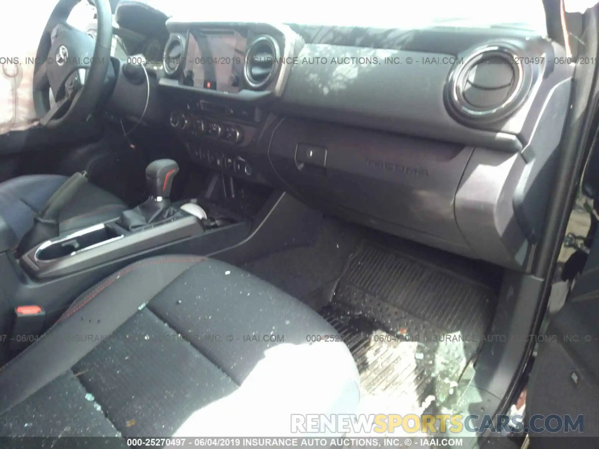 5 Photograph of a damaged car 5TFCZ5AN5KX189720 TOYOTA TACOMA 2019