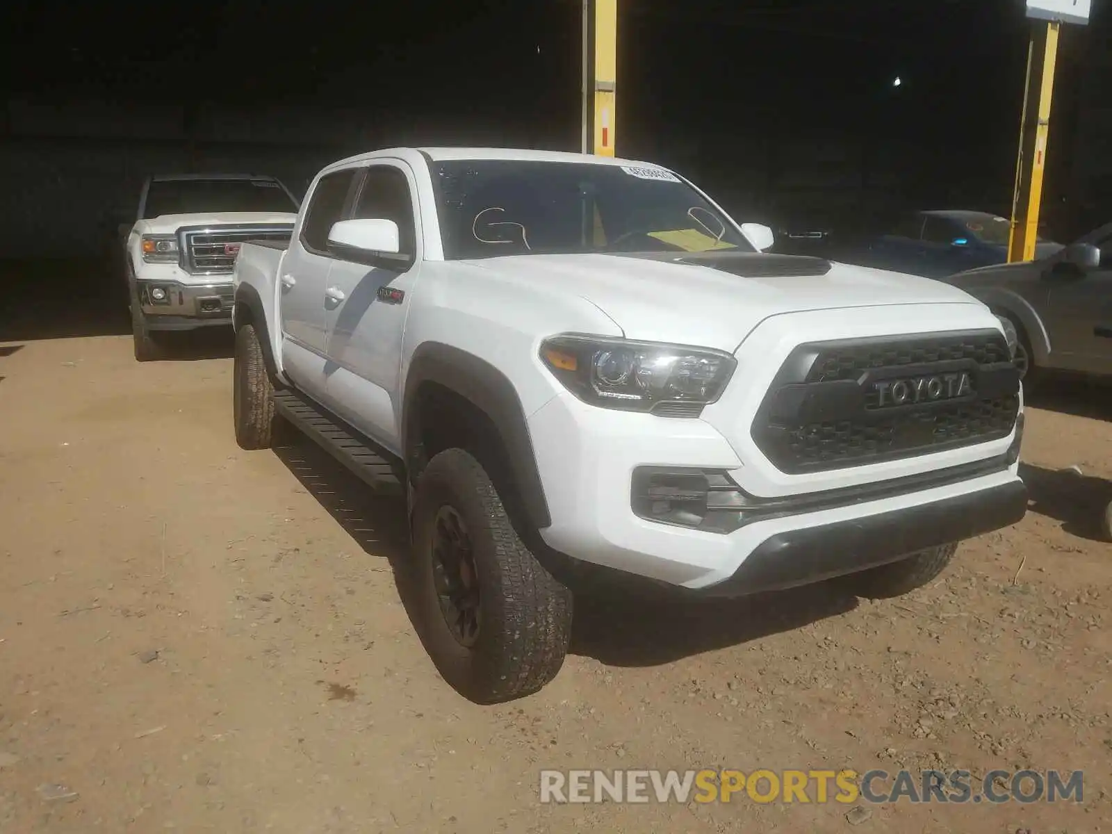 1 Photograph of a damaged car 5TFCZ5AN5KX191077 TOYOTA TACOMA 2019