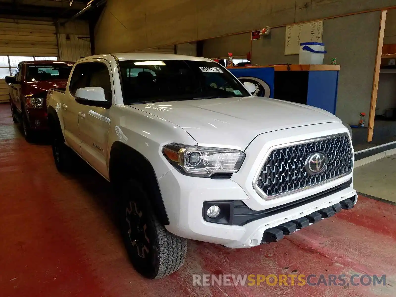 1 Photograph of a damaged car 5TFCZ5AN5KX191516 TOYOTA TACOMA 2019