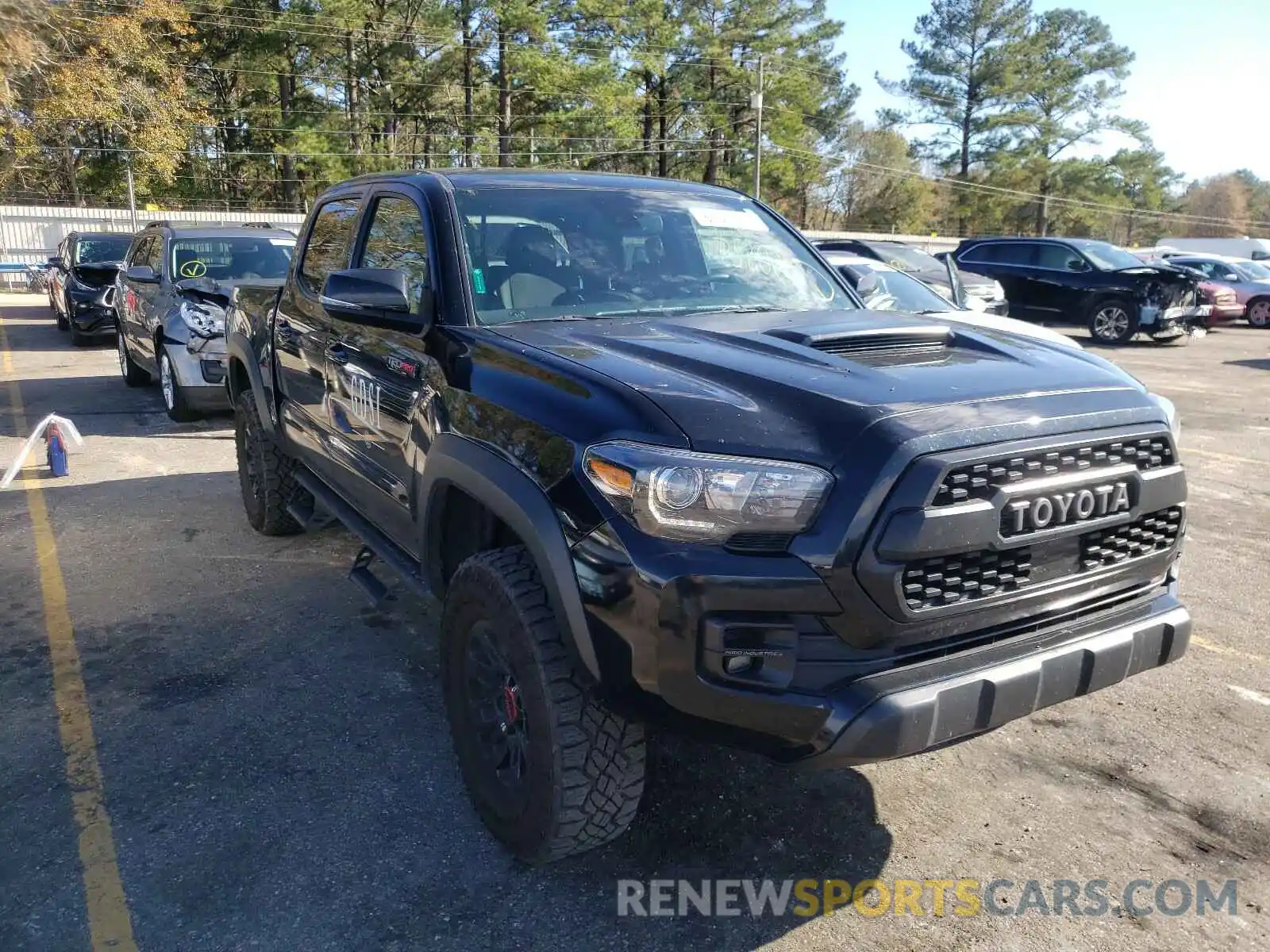 1 Photograph of a damaged car 5TFCZ5AN5KX195792 TOYOTA TACOMA 2019