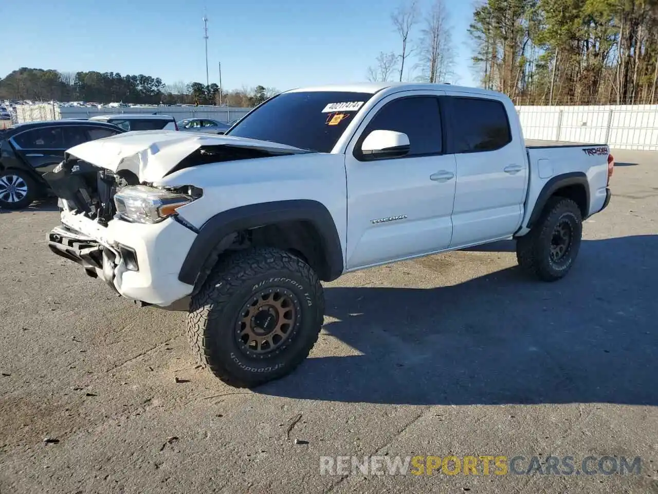 1 Photograph of a damaged car 5TFCZ5AN5KX201543 TOYOTA TACOMA 2019