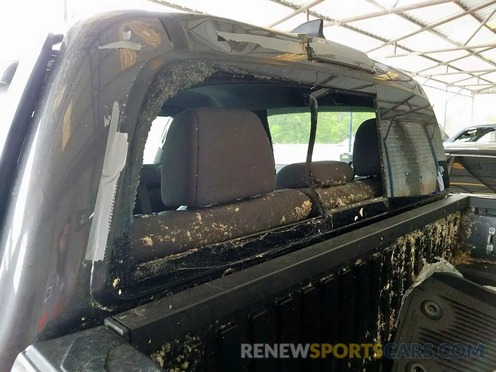 9 Photograph of a damaged car 5TFCZ5AN5KX203261 TOYOTA TACOMA 2019