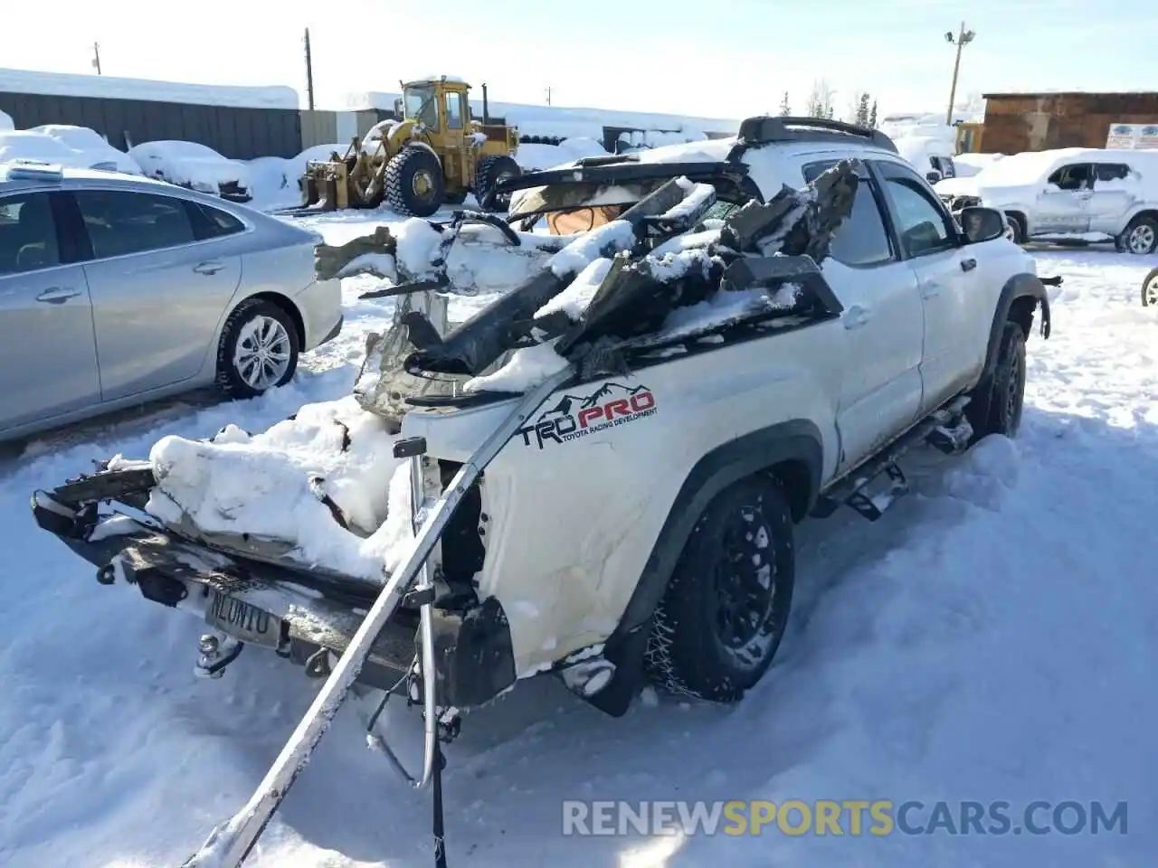 4 Photograph of a damaged car 5TFCZ5AN5KX205298 TOYOTA TACOMA 2019