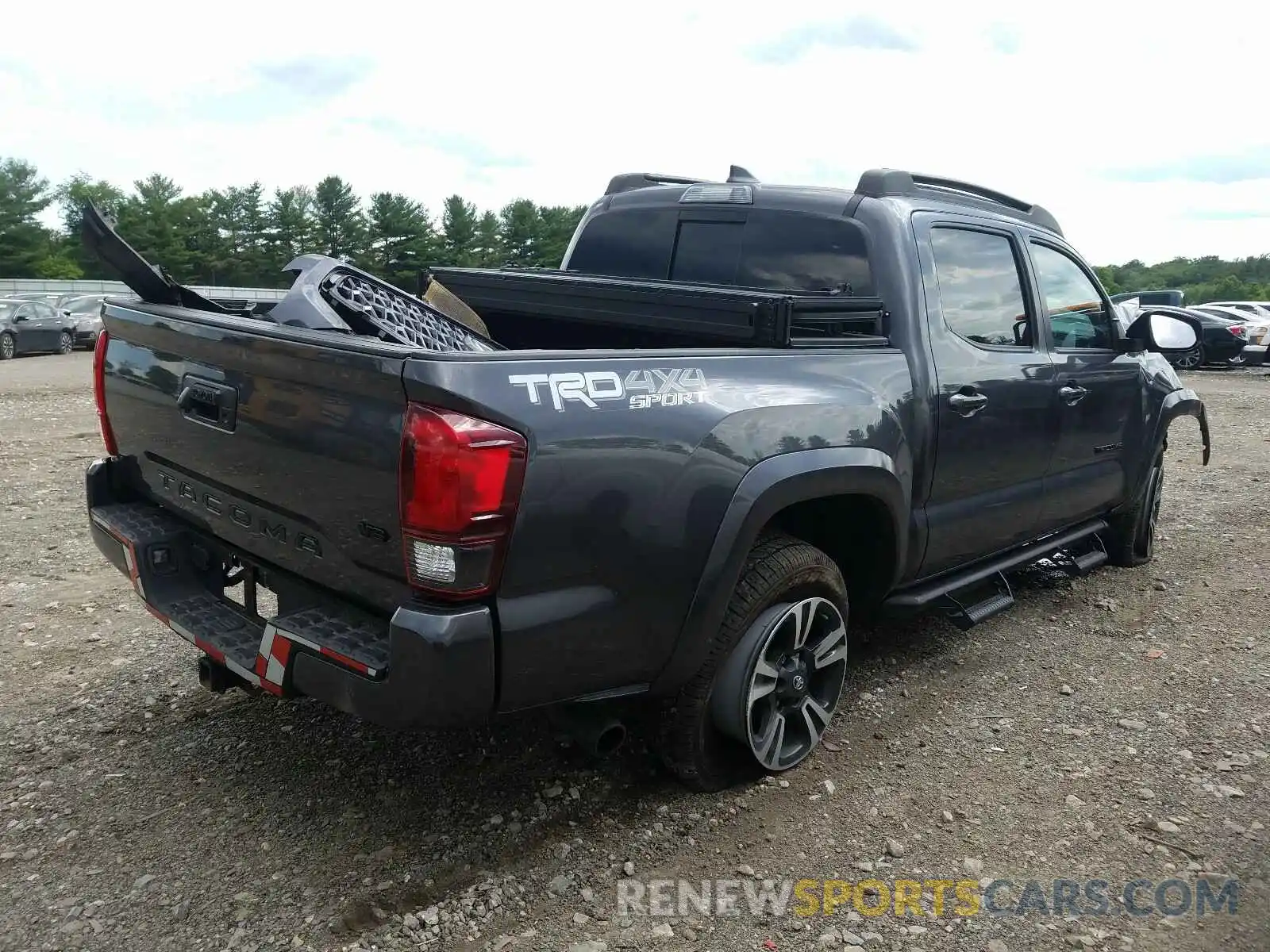 4 Фотография поврежденного автомобиля 5TFCZ5AN5KX211912 TOYOTA TACOMA 2019