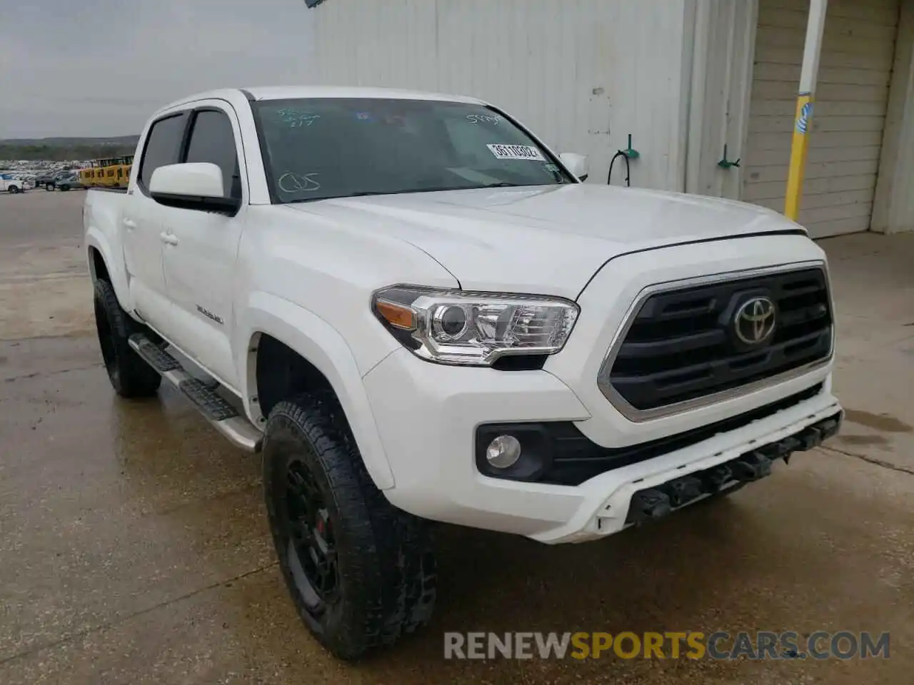 1 Photograph of a damaged car 5TFCZ5AN6KX168696 TOYOTA TACOMA 2019