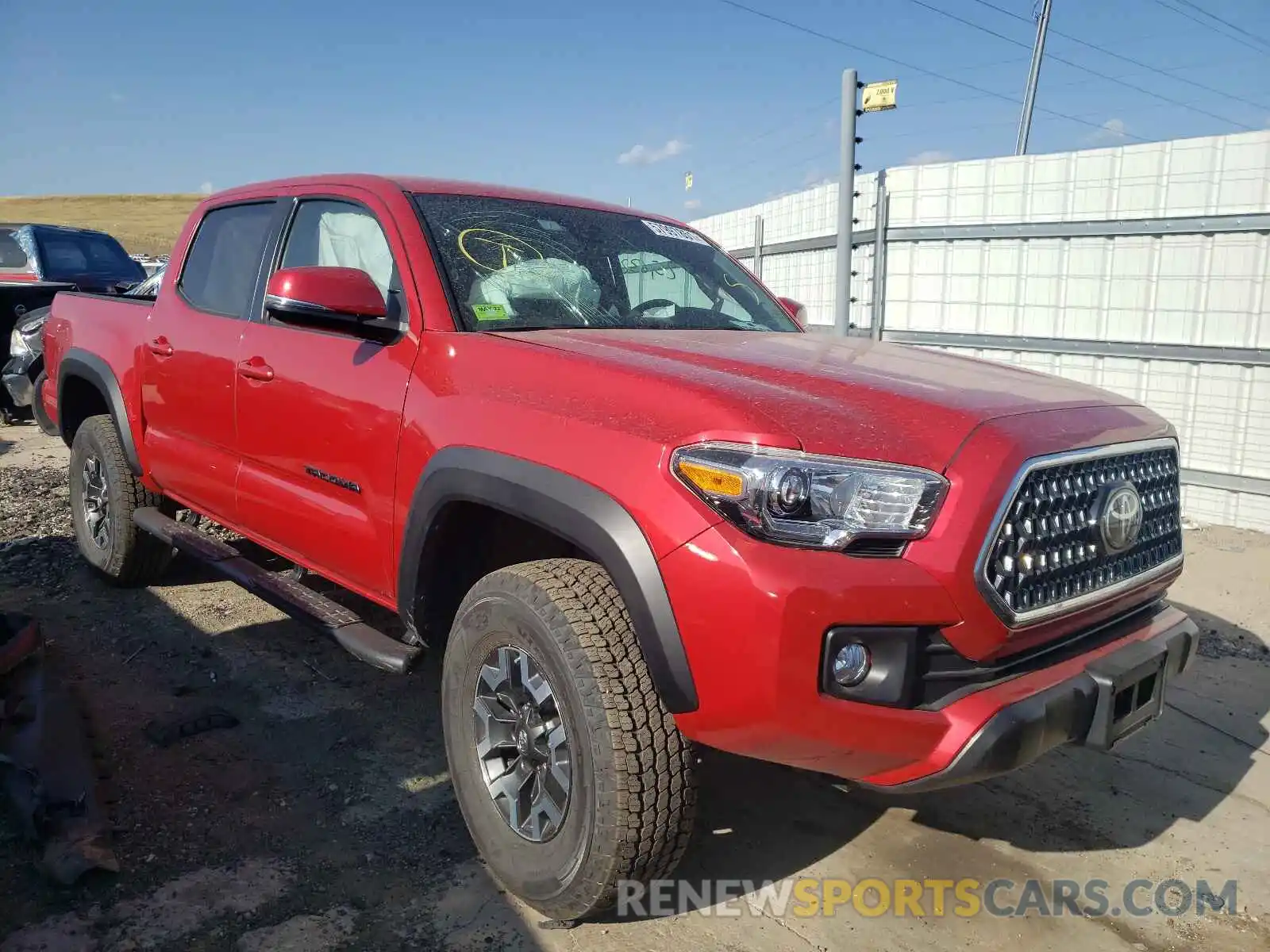 1 Photograph of a damaged car 5TFCZ5AN6KX169041 TOYOTA TACOMA 2019